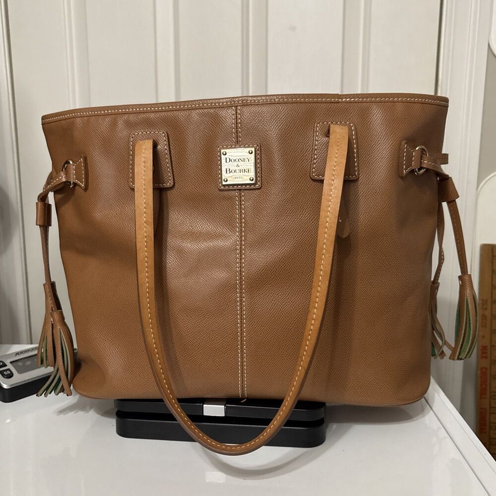 DOONEY & BOURKE Signature Davis Bag Tassel Saddle Leather Shopper Tote Camel Tan
